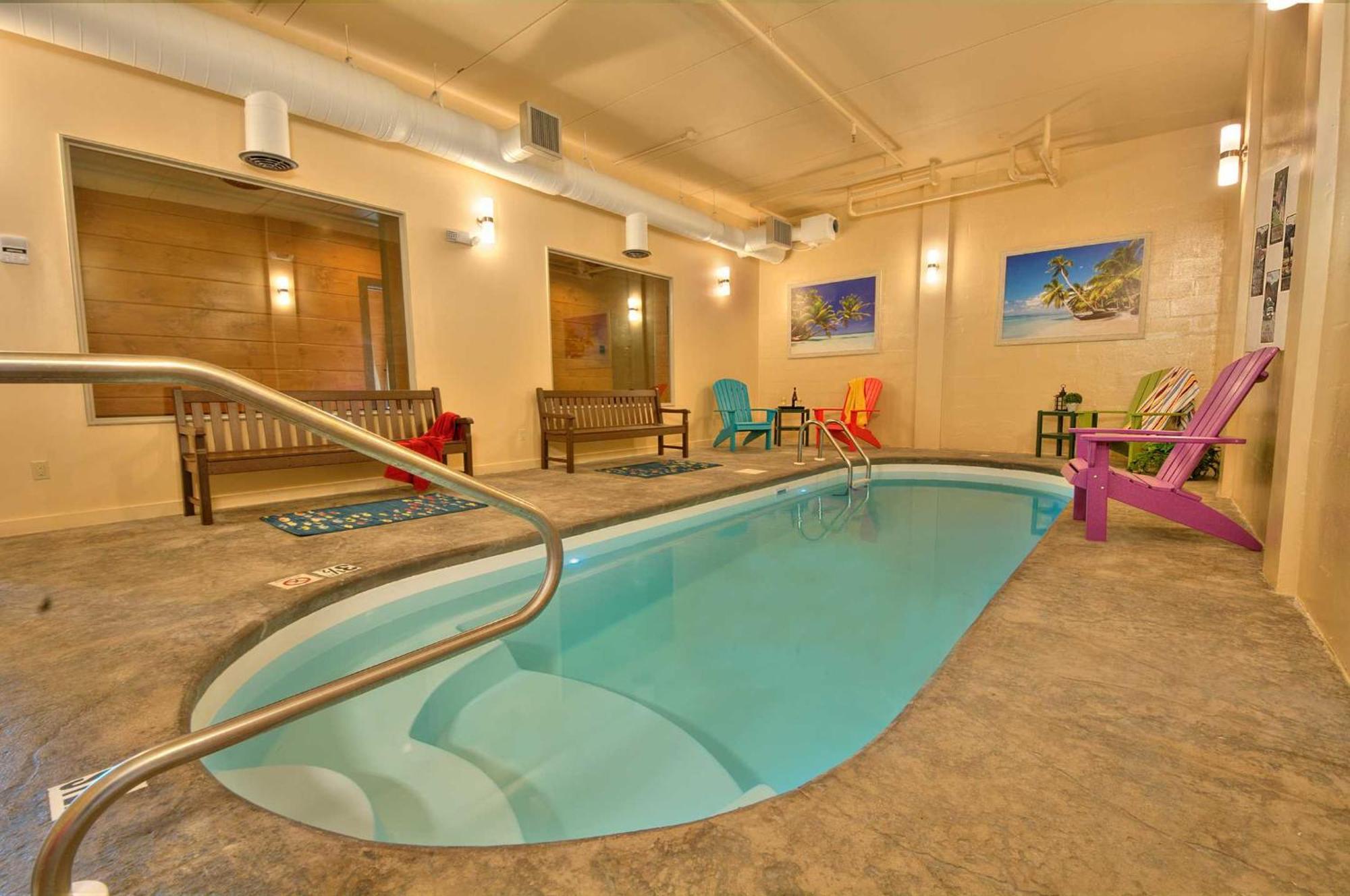 Вілла Skyview Mansion:13Bdrm, 17Bath, Sleeps 70, Indoor Pool, Amazing Views Піджен-Фордж Екстер'єр фото